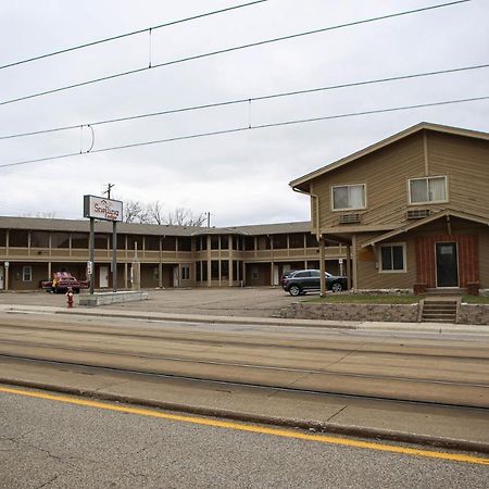 Snelling Motor Inn Mendota Bagian luar foto
